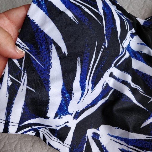 Fabletics Marcela Mesh Midi Bra - Picture 8 of 8